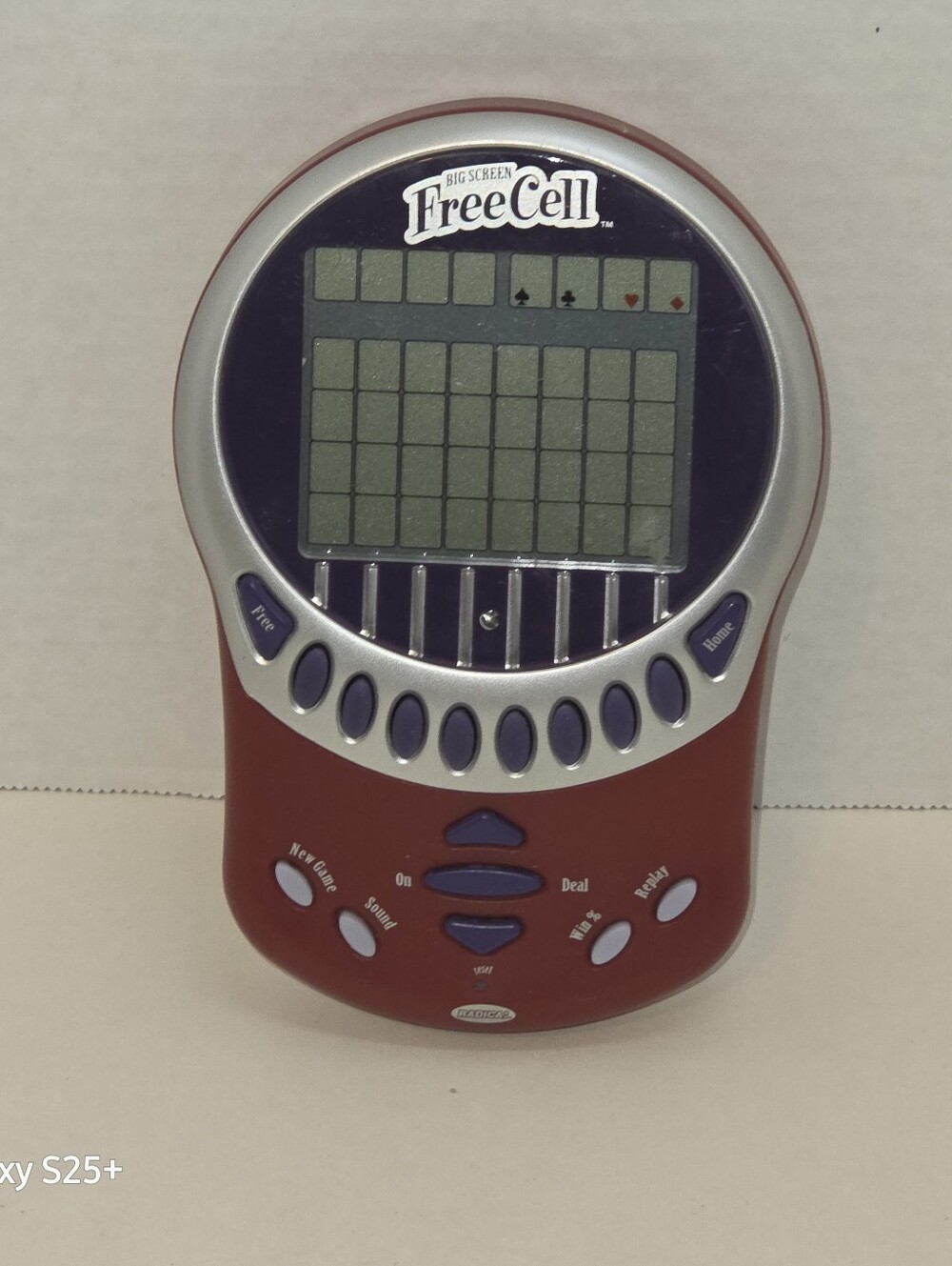 2003 Radica Big Screen Free Cell Handheld Game w/ Battery Cover - TESTED